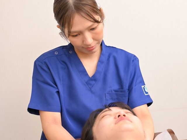 首の痛みは枕が原因かも